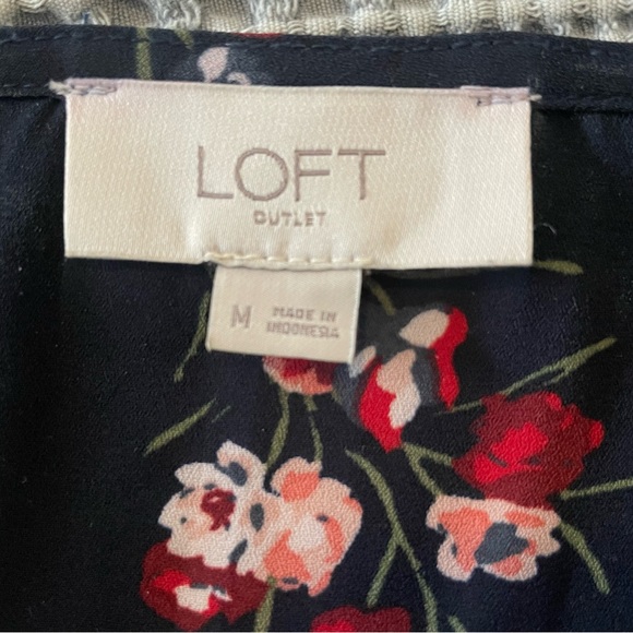 Navy blue LOFT tank with red flowers, size medium - Picture 3 of 3
